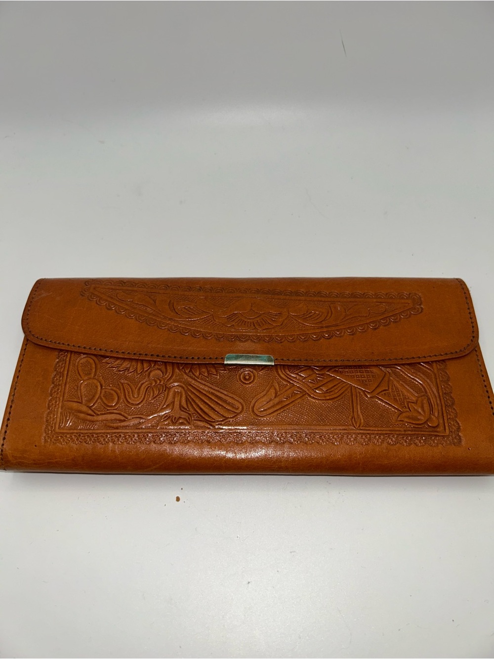 Vintage embossed light brown leather wallet from Mexico